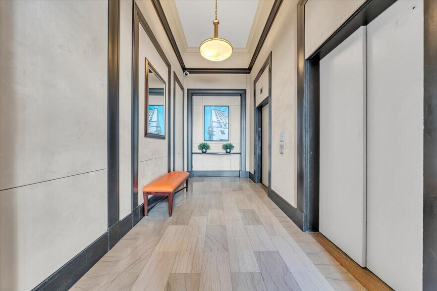 More Photos Of 202-204 S Jefferson St SE, Roanoke Office For Sale