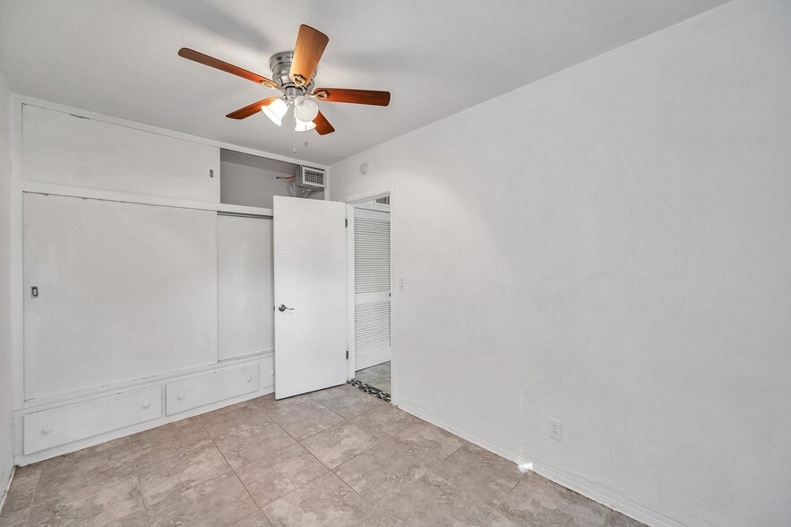 More Photos Of 5113 28th Ave S, South Pasadena Apartments For Sale