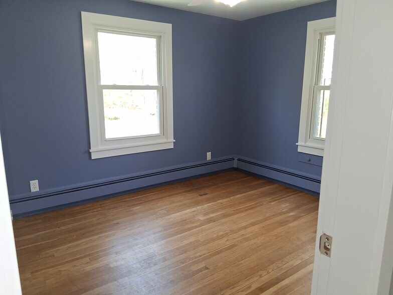 More Photos Of 327 Eddie Dowling Hwy, North Smithfield Apartments For Sale