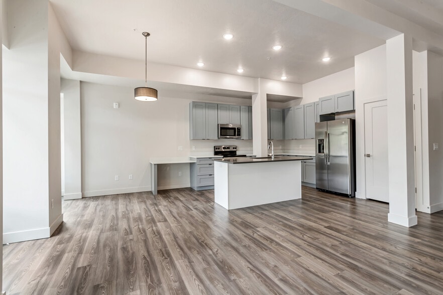 More Photos Of 606 W North Temple, Salt Lake City Apartments For Sale