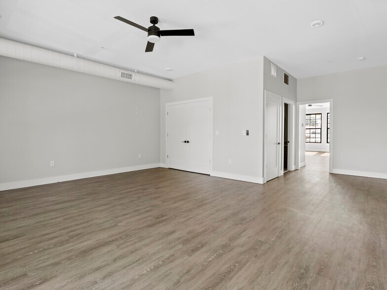 More Photos Of 315 Haywood Rd, Asheville Storefront Retail Residential For Sale
