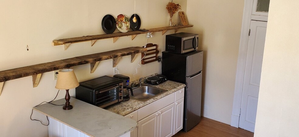 More Photos Of 400 W Victor Ave, Victor Hotel For Sale