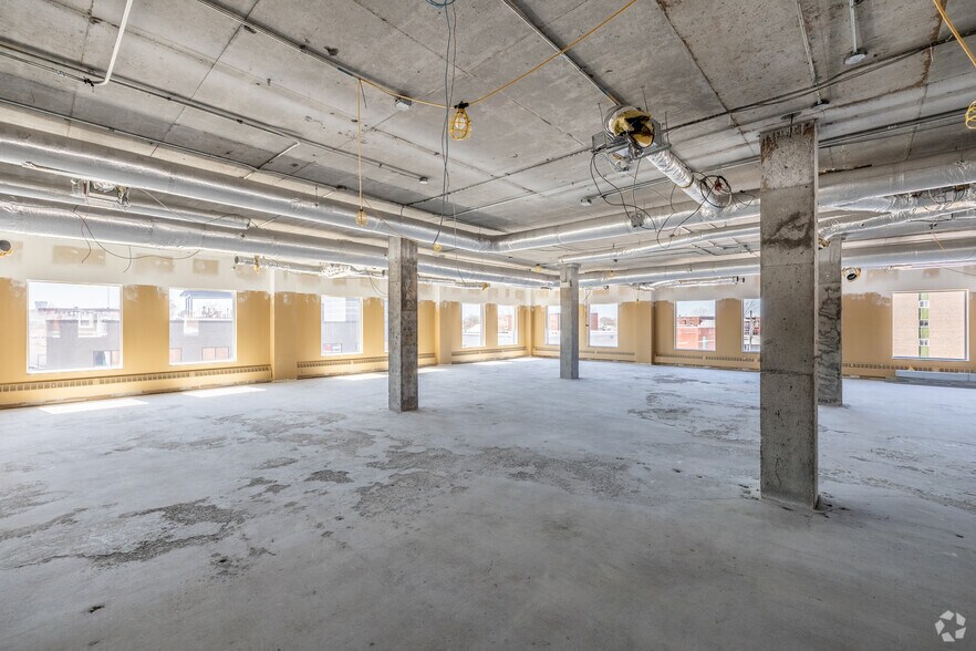 More Photos Of 1500 Rue Royale, Trois-Rivières Office For Lease