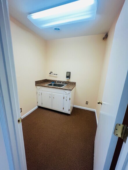 More Photos Of 233 Wilson Pike Cir, Brentwood Office For Lease