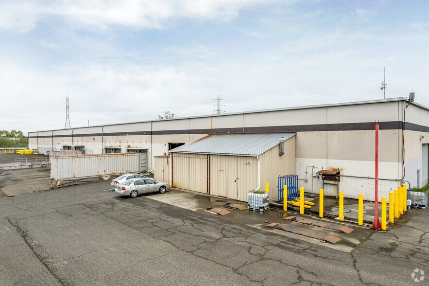 More Photos Of 9125 N Time Oil Rd, Portland Warehouse For Lease