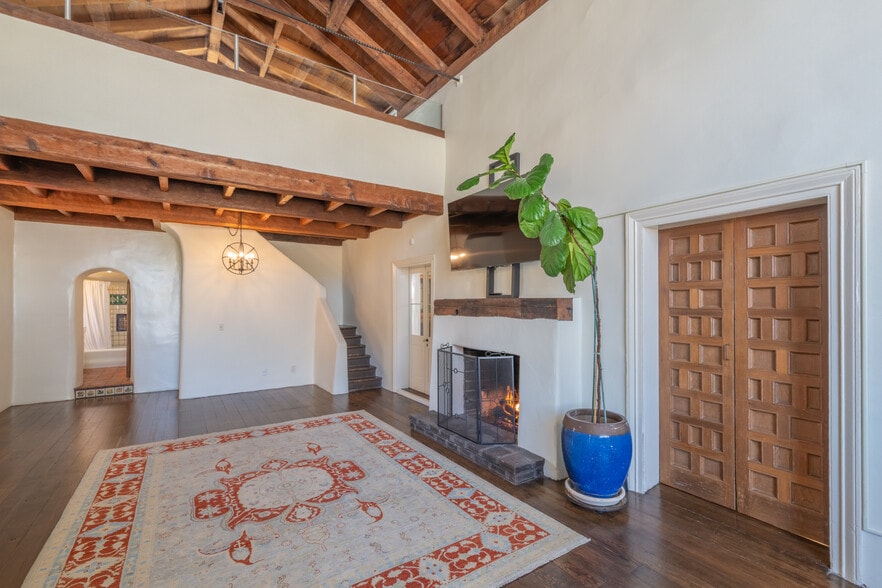 More Photos Of 502 Pierce St, Monterey Office For Sale