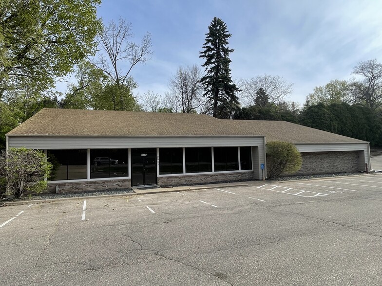 Primary Photo Of 3542 Shoreline Dr, Wayzata Freestanding For Lease