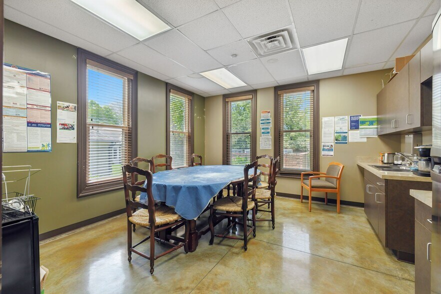 More Photos Of 3040 Business Park Cir, Goodlettsville Medical For Lease