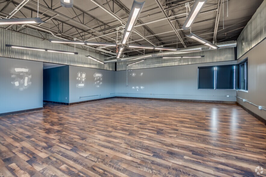 More Photos Of 2390 Industrial Dr, Neenah Warehouse For Sale