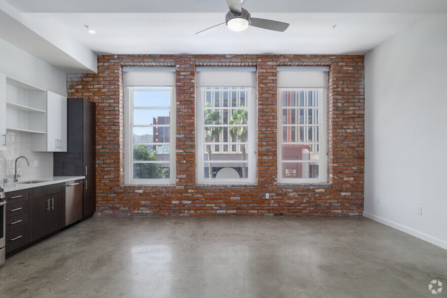 More Photos Of 3750 Main St, Riverside Apartments For Lease