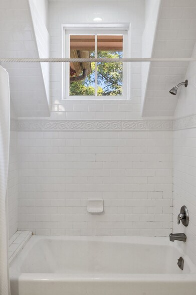 More Photos Of 333 G St, San Rafael Apartments For Sale