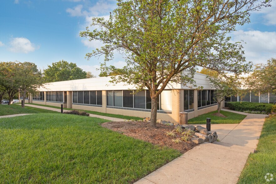 More Photos Of 4451 Brookfield Corporate Dr, Chantilly Unknown For Lease