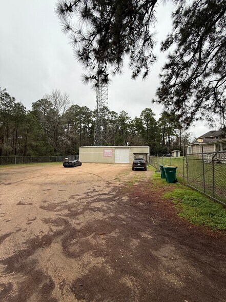 More Photos Of 2501 Interstate 45 N, Conroe Office For Lease