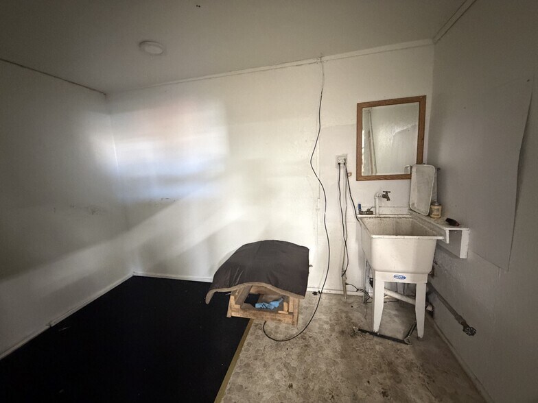 More Photos Of 1644 4 Mile Rd NE, Grand Rapids Industrial For Sale