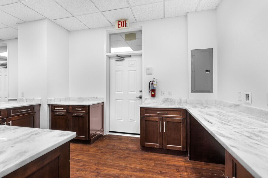 More Photos Of 8991 Daniels Center Dr, Fort Myers Medical For Sale