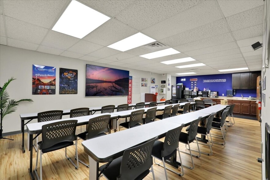 More Photos Of 2745A Leisczs Bridge Rd, Reading Industrial For Sale