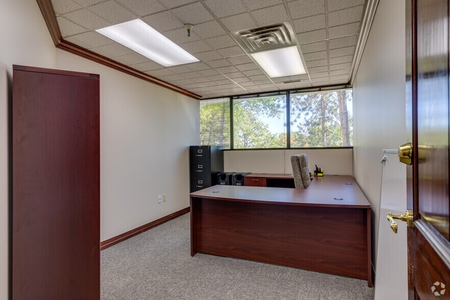 More Photos Of 6846 S Canton Ave, Tulsa Unknown For Lease