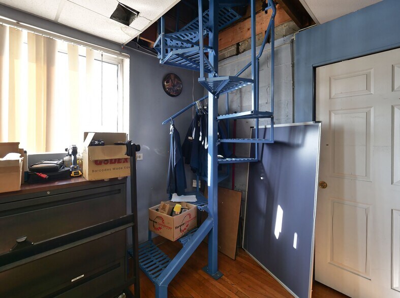 More Photos Of 5000 W Cermak Rd, Cicero Auto Repair For Sale