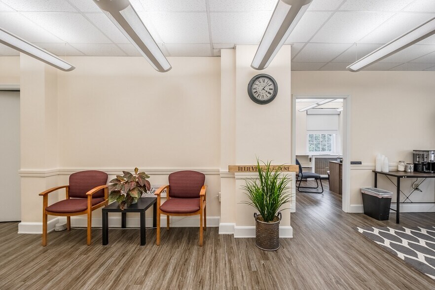 More Photos Of 9 Green St, Augusta Office For Lease