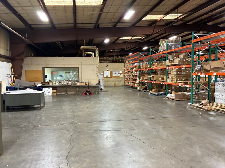 More Photos Of 2229 Sycamore Dr, Knoxville Warehouse For Lease