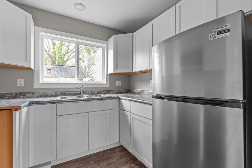 More Photos Of 138 E Front St, Marquette Trailer Camper Park For Sale