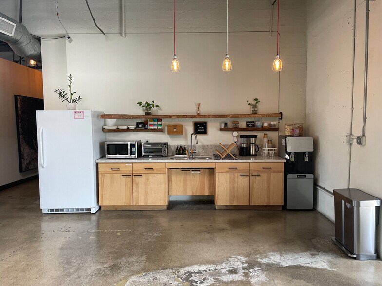More Photos Of 440 E Route 66, Glendora Coworking Space