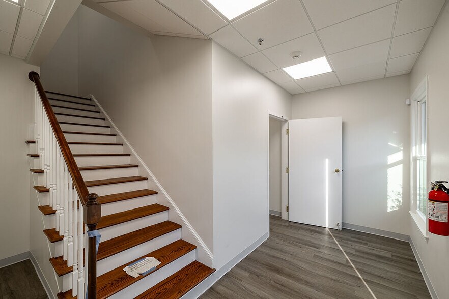 More Photos Of 125 Old Monroe Rd, Athens Office For Lease