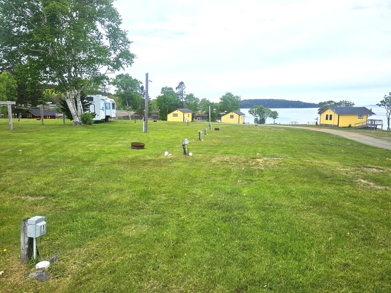 More Photos Of 24 Harris Point Rd, Eastport Hotel For Sale