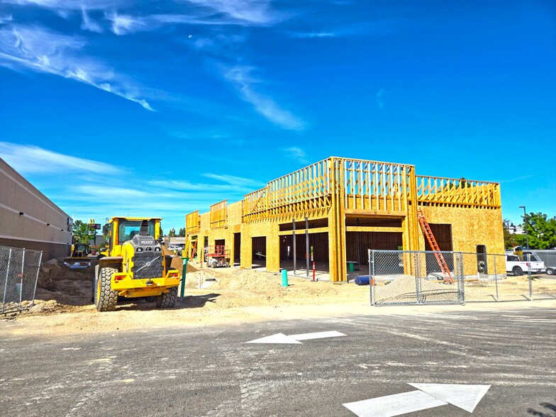 More Photos Of 1255 N Happy Valley Rd, Nampa Restaurant For Sale