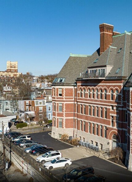 More Photos Of 255 Warner St, Cincinnati Apartments For Sale