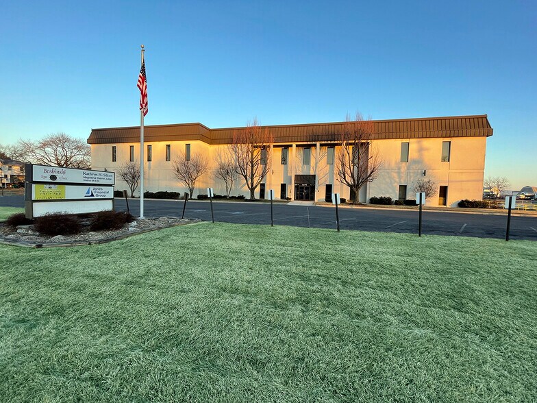 Primary Photo Of 5275 E Trindle Rd, Mechanicsburg Medical For Lease