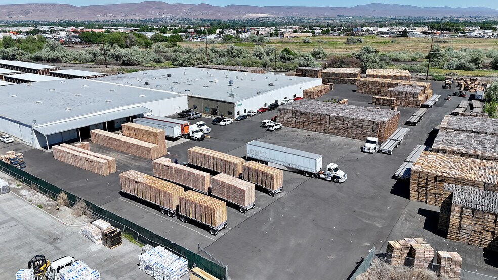 More Photos Of 2255 Longfibre Rd, Yakima Warehouse For Sale