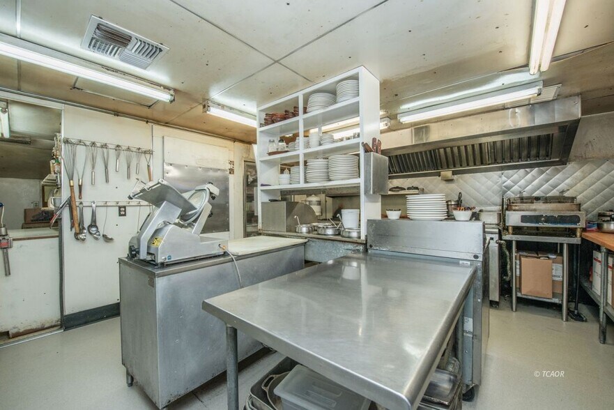 More Photos Of 790 Main St, Weaverville Restaurant For Sale