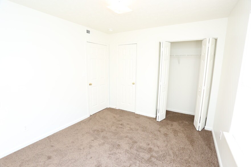 More Photos Of 3130 Saint Anthony Gardens Dr, Louisville Apartments For Sale