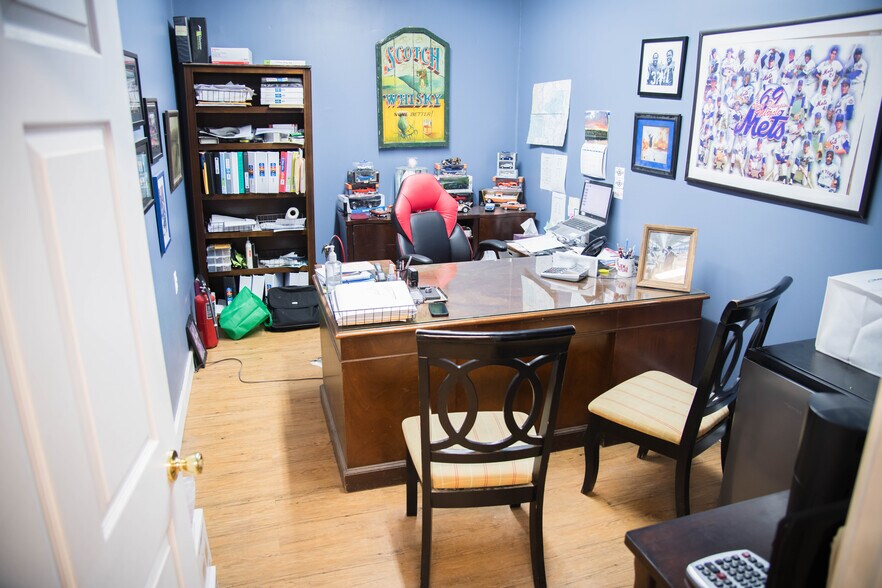 More Photos Of 314 E Broadway, Monticello Freestanding For Sale