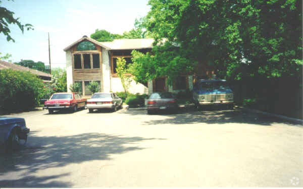 More Photos Of 1602 E 7th St, Austin Office For Lease