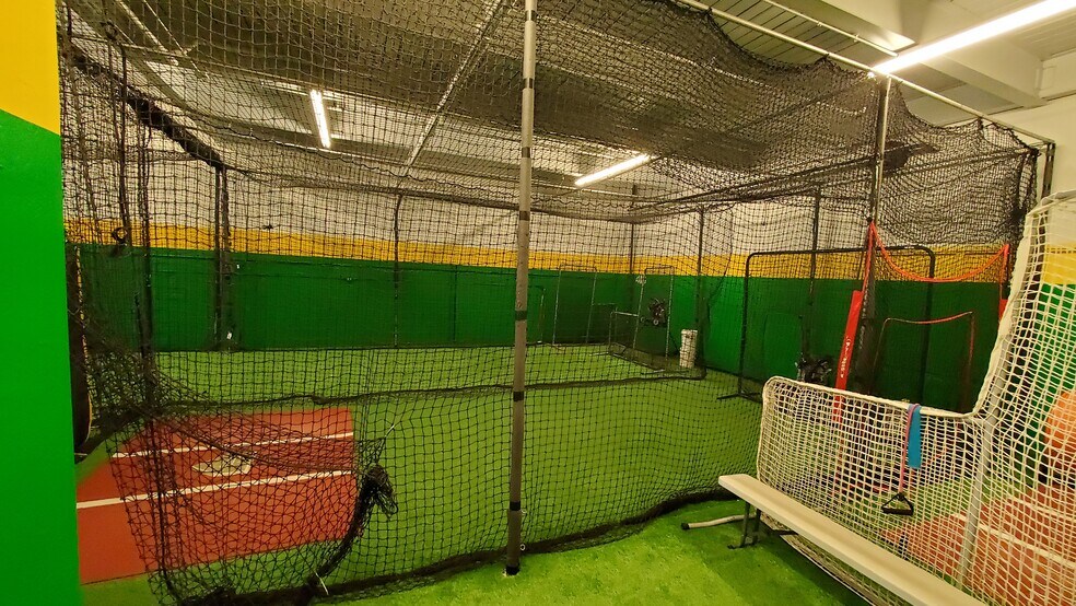 More Photos Of 2290 Alahao Pl, Honolulu Warehouse For Lease