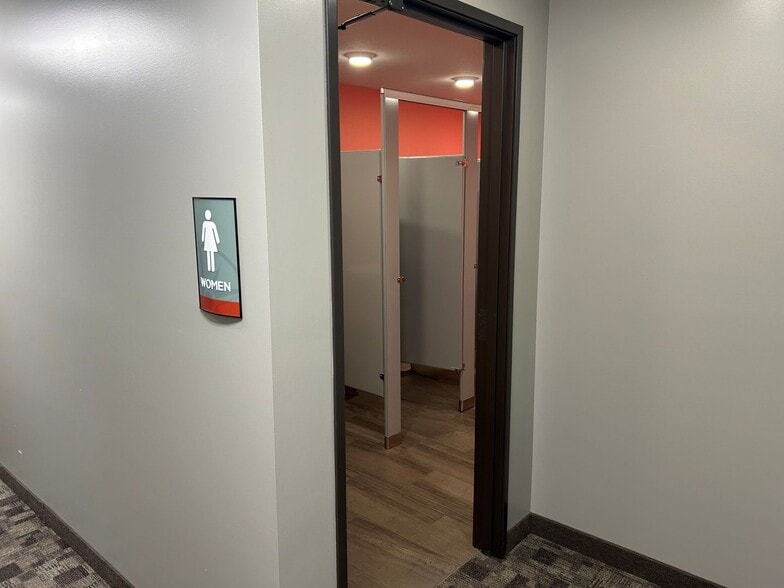 More Photos Of 4975 E Traverse Hwy, Traverse City Specialty For Lease