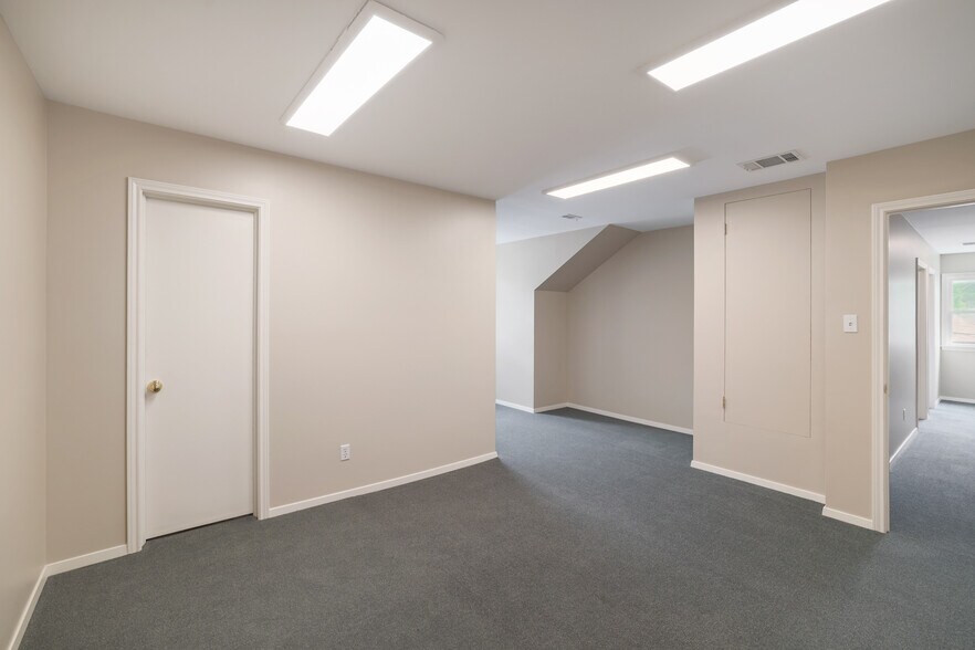 More Photos Of 602 W 13th St, Austin Office For Lease
