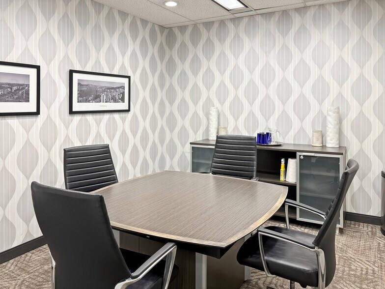 More Photos Of 2 Bloor St W, Toronto Coworking Space