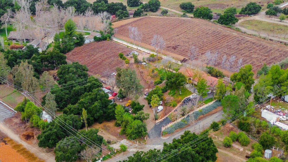 More Photos Of 12117 Sierra Hwy, Santa Clarita Hotel For Sale