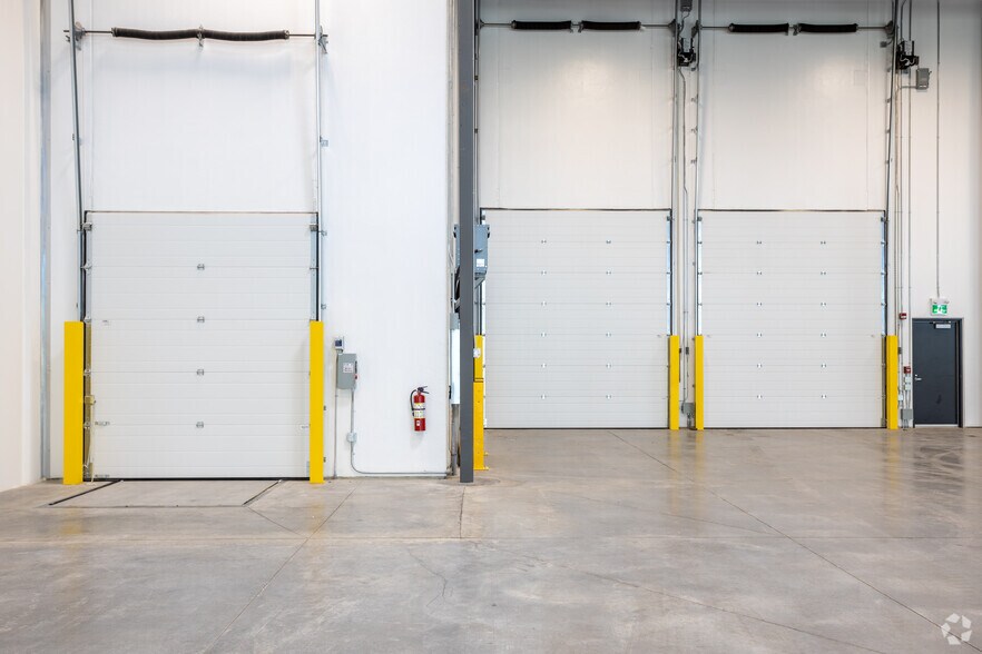 More Photos Of 9870 70 St SE, Calgary Warehouse For Sale