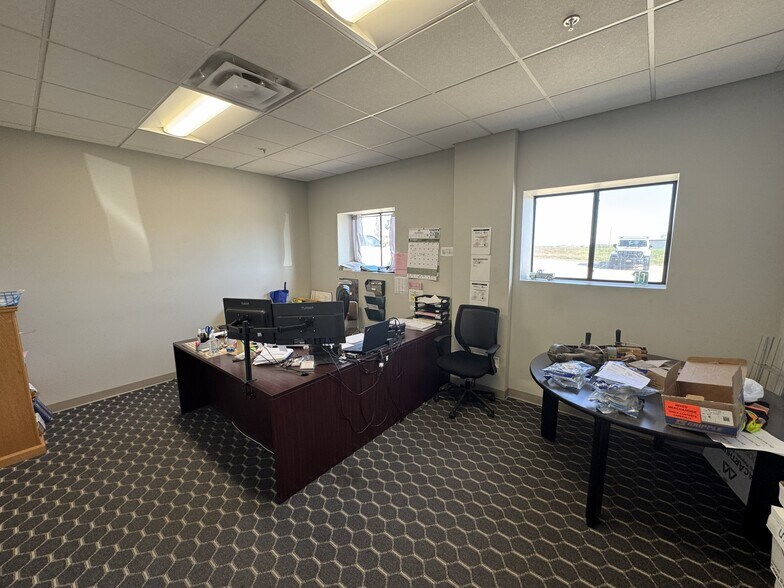 More Photos Of 815 Mann Rd SW, Cedar Rapids Warehouse For Sale