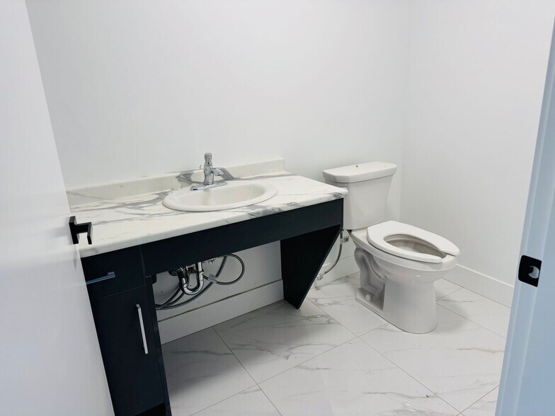 More Photos Of 4899 Vanguard Rd, Richmond Warehouse For Sale