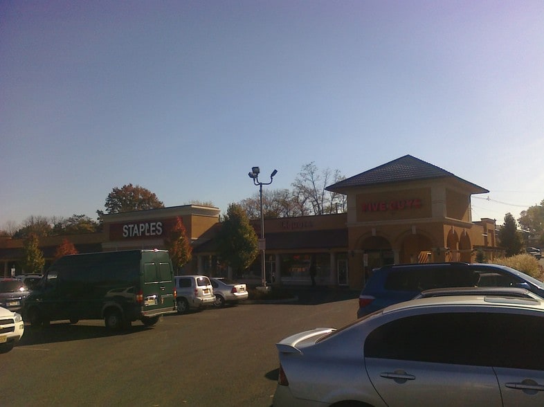 More Photos Of 2929-2933 Vauxhall Rd, Vauxhall Storefront For Lease