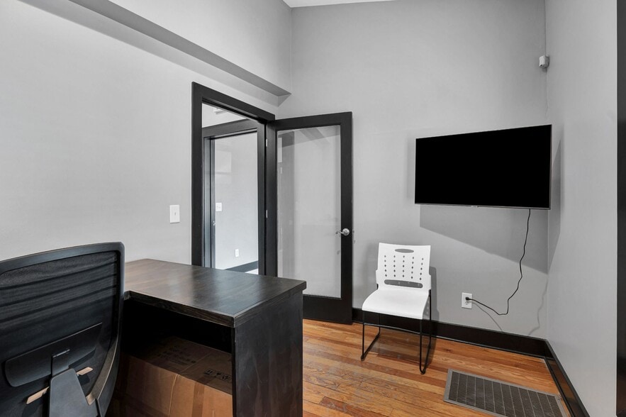 More Photos Of 1306 3rd Ave N, Nashville Loft Creative Space For Lease
