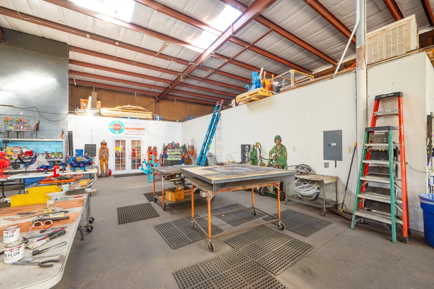More Photos Of 1127 Siler Park Ln, Santa Fe Industrial For Sale