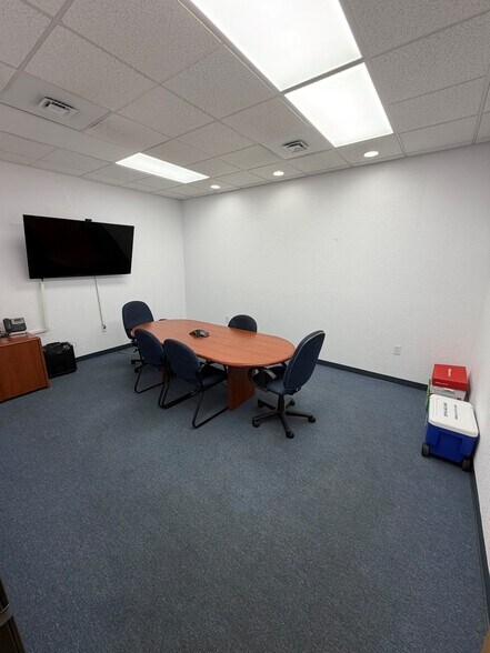 More Photos Of 7851 14th Ave, Sacramento Warehouse For Sale
