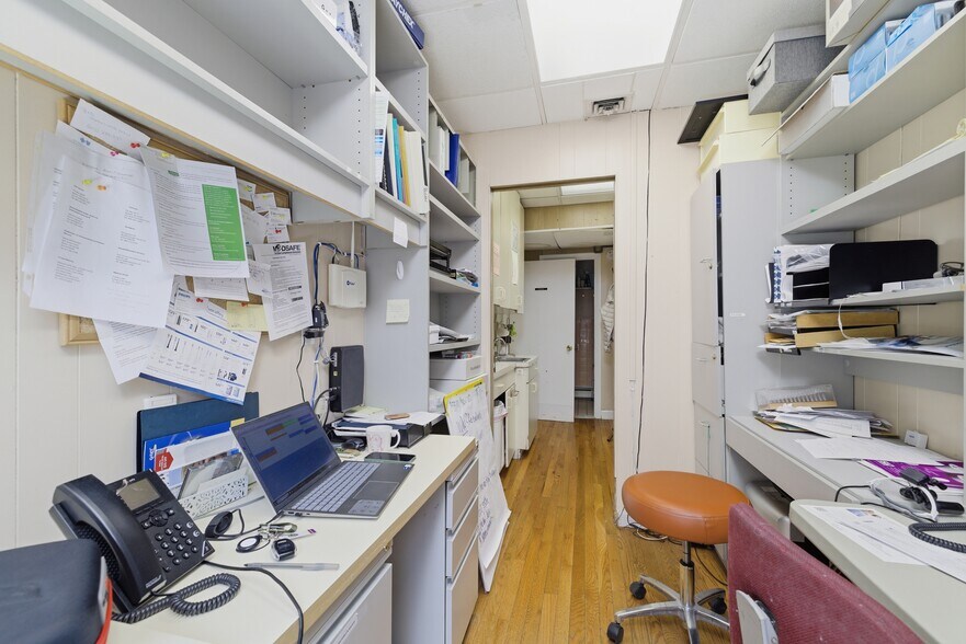More Photos Of 1051 Beacon St, Brookline Medical For Sale
