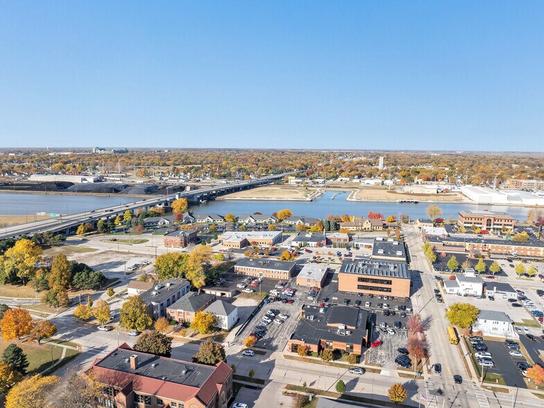 More Photos Of 414 S Jefferson St, Green Bay Office For Sale